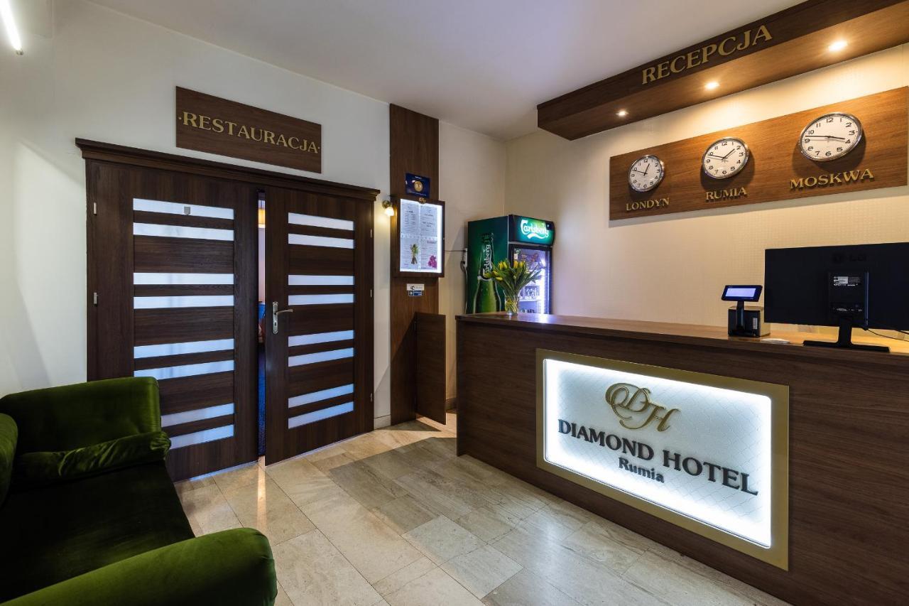 Hotel Diamond W Bialym Dworku Rumia Extérieur photo